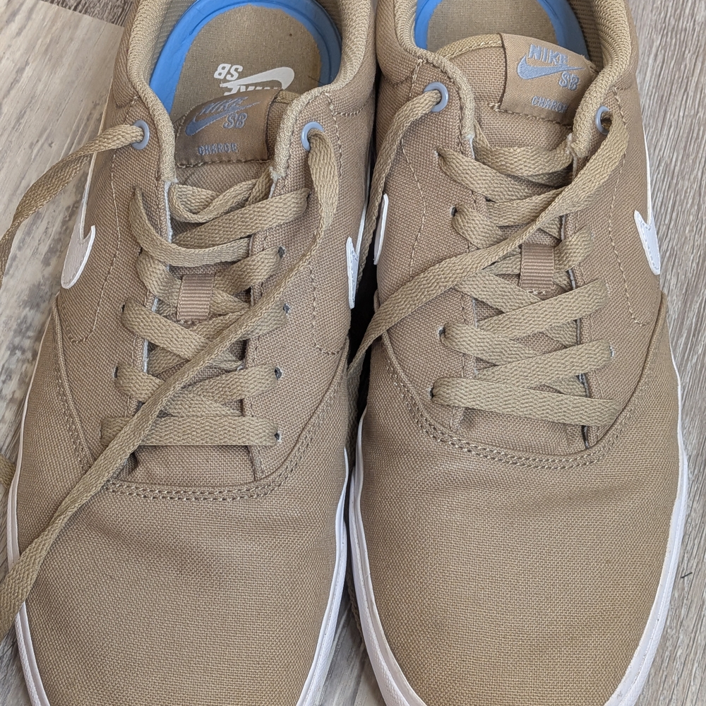 Nike SB Tan and White Men's Sneakers